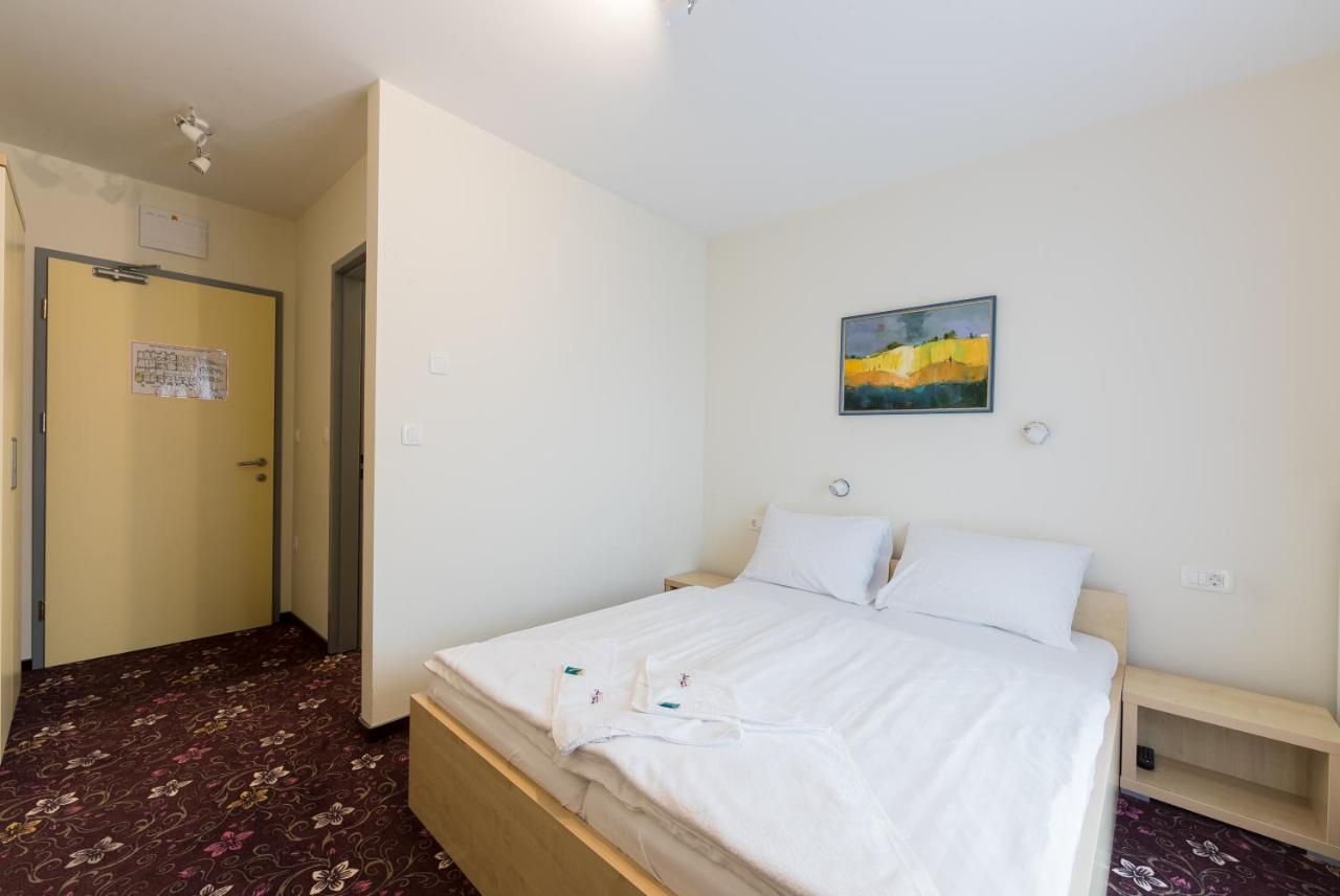 Hotel Jakec Trije Kralji Na Pohorju Zgornja Loznica Екстер'єр фото