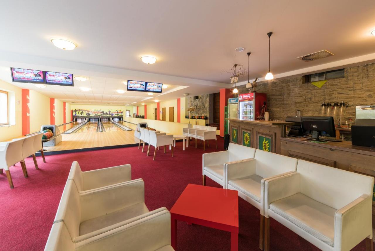 Hotel Jakec Trije Kralji Na Pohorju Zgornja Loznica Екстер'єр фото